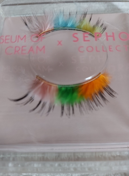 NWT Eyelashes Museum Cream Collection - Picture 6 of 6